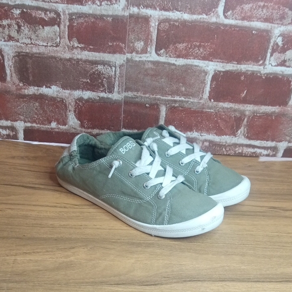 Bobs Beach Bingo Shoes Womens Size 8 Olive Slip On - Picture 1 of 6